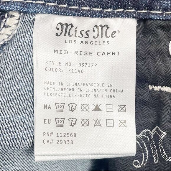 Miss Me Pearl & Feather Border Mid Rise Capri Jeans Cropped Straight Leg Size 27 - Picture 11 of 13